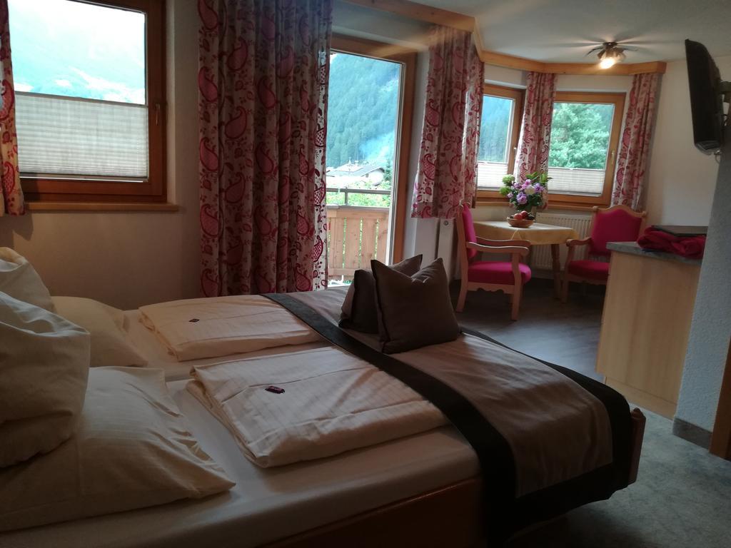 Apart Austria Aparthotel Mayrhofen Bagian luar foto